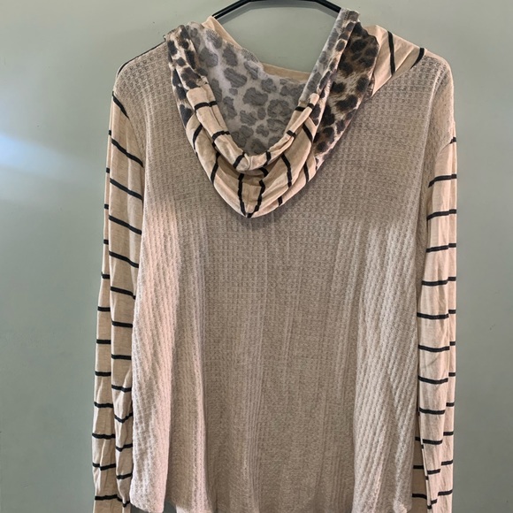 7th Ray long sleeved hooded shirt - Picture 3 of 4